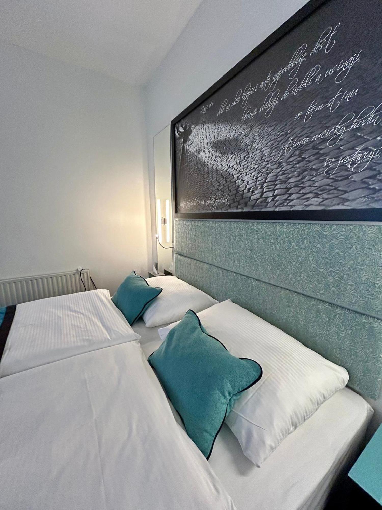 Red & Blue Design Hotel Prag Oda fotoğraf