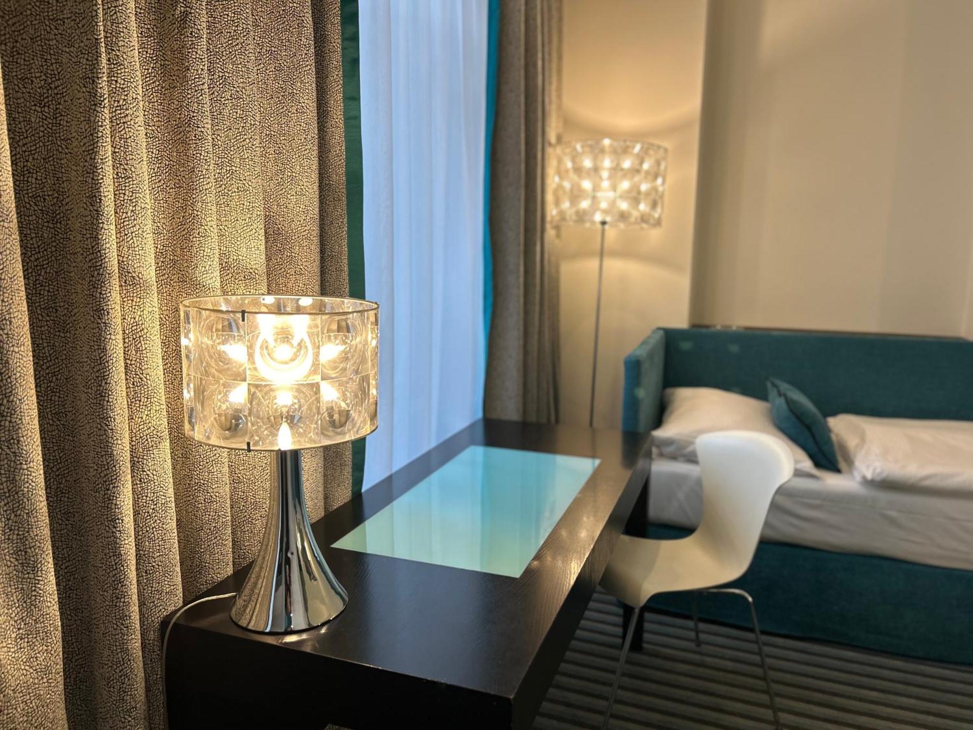 Red & Blue Design Hotel Prag Dış mekan fotoğraf